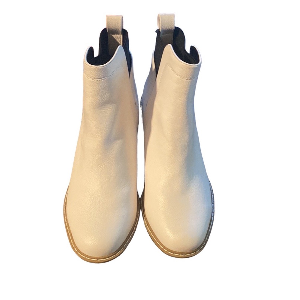 Rielle Lug Wedge Bootie, White | DV by Dolce Vita - Picture 2 of 6